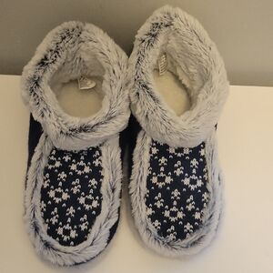 Slippers Womens Large Sweater  Material  with Hard Sole Never Worn